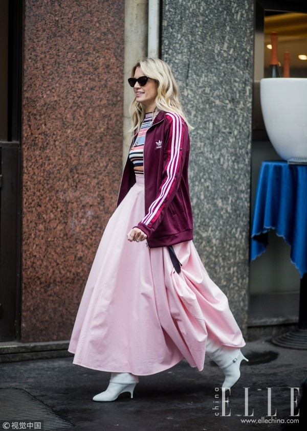 减龄到18岁靠什么?杨幂同款运动风单品!