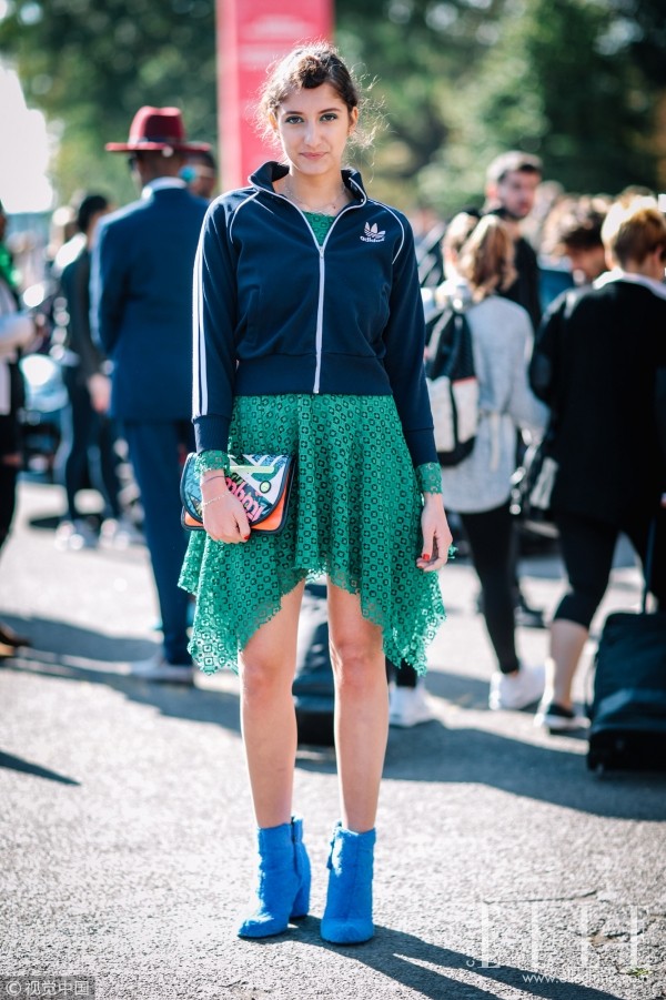 减龄到18岁靠什么?杨幂同款运动风单品!