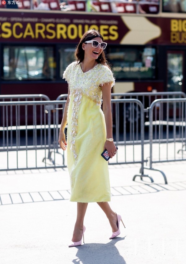 多年暗沉肌表示:最显白衣服是鹅黄色