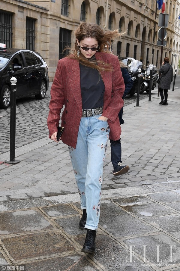 妈妈牛仔裤就要配西装啊!