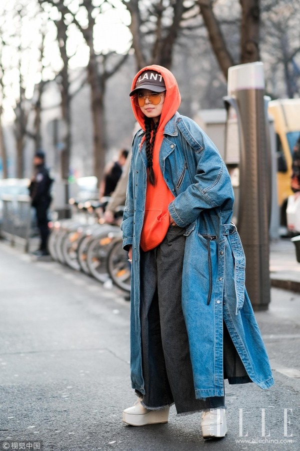 风衣+连帽衫,又帅又有活力的开春造型