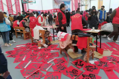 山东聊城市直书画家协会开展“冬至送温暖,社区有关爱”活动